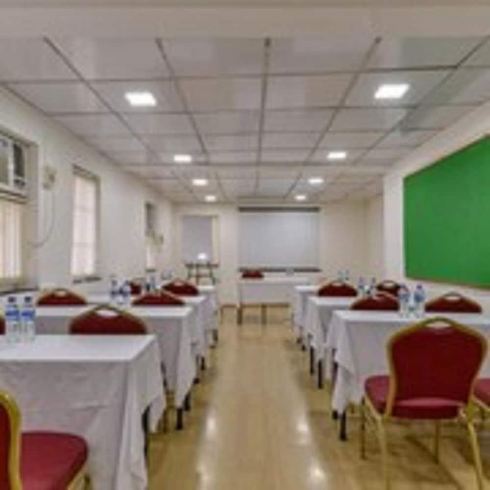 Hotel Ajanta Mumbai Ngoại thất bức ảnh