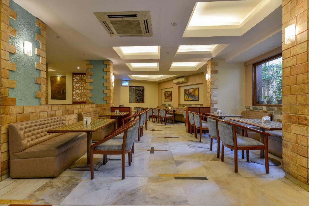 Hotel Ajanta Mumbai Ngoại thất bức ảnh