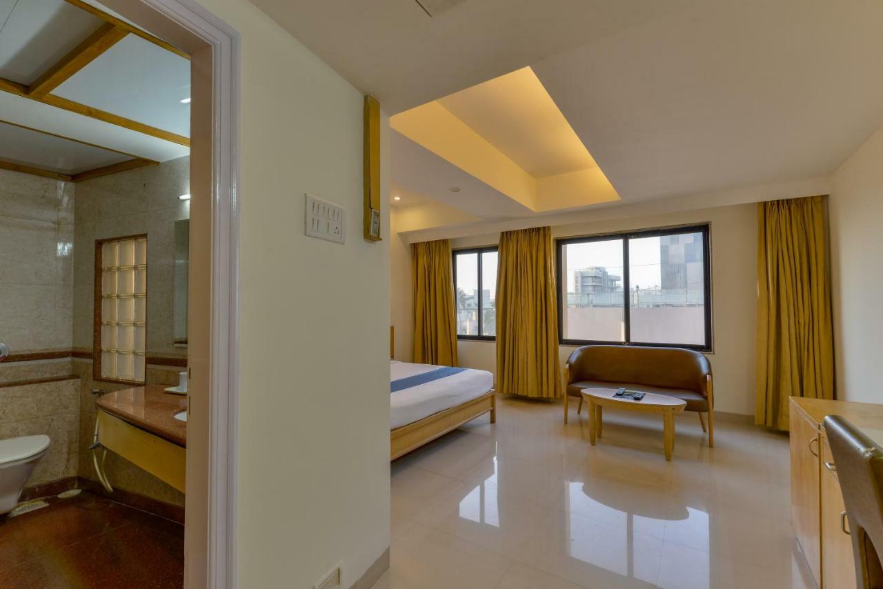 Hotel Ajanta Mumbai Ngoại thất bức ảnh
